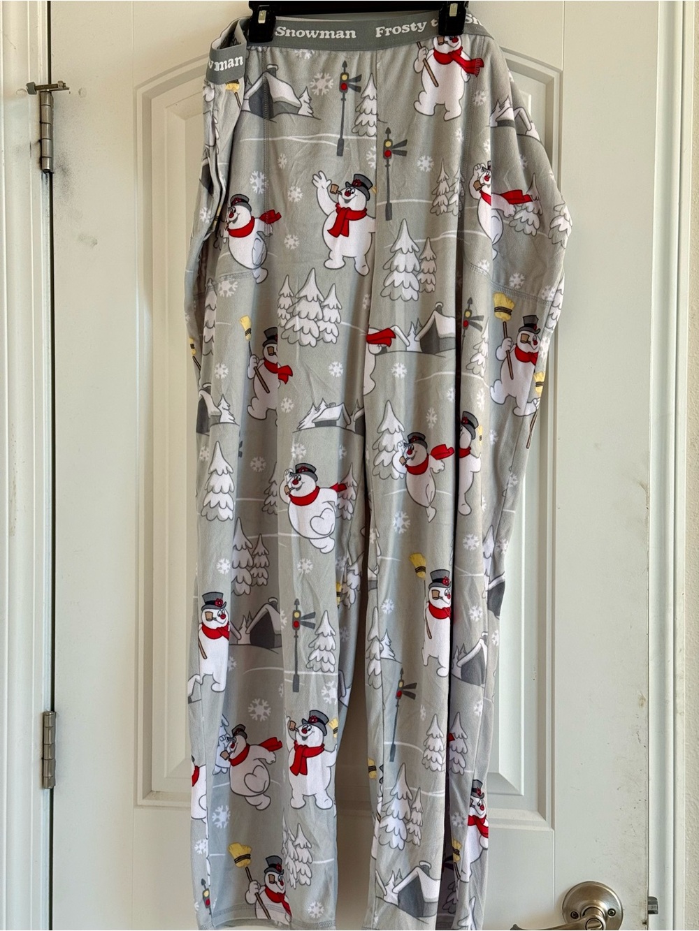 Women's Grey Frosty the Snowman Print Pajama Pants - Cozy Winter Lounge